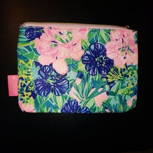 4 Items Lilly pulitzer makeup bags